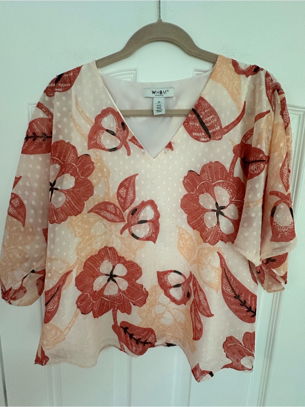 White House Black Market NWOT Peach and Rust Floral V-Neck Blouse